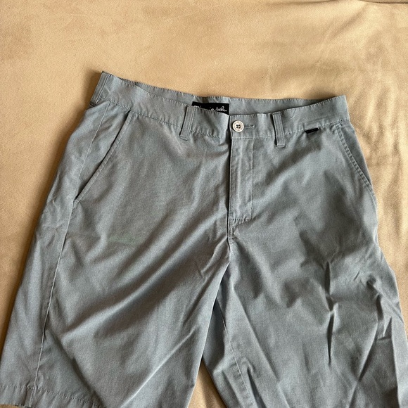 travis mathew shorts - Picture 4 of 5